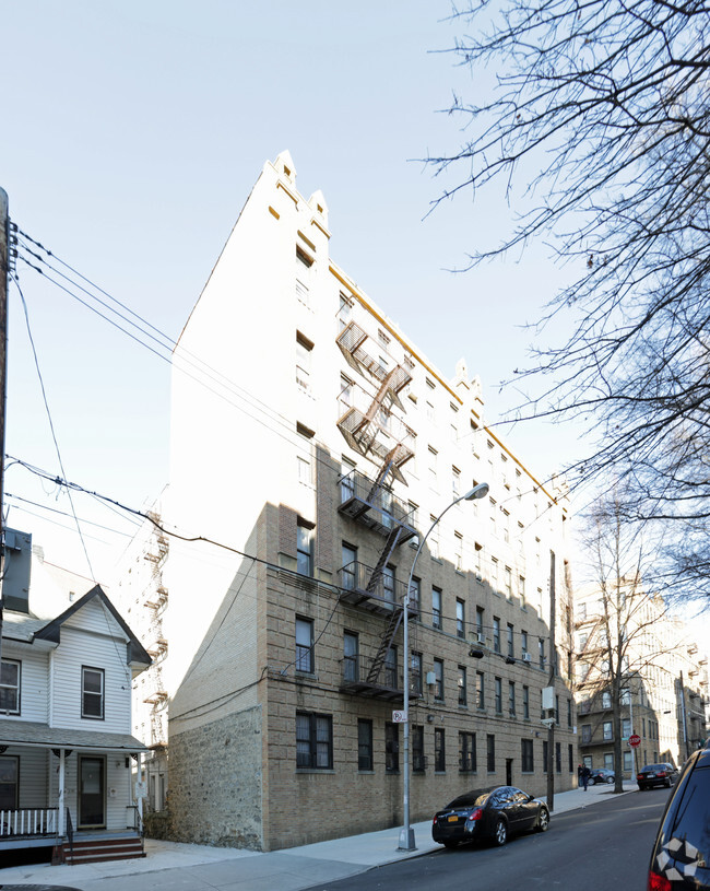 Building Photo - 2986-2988 Marion Ave