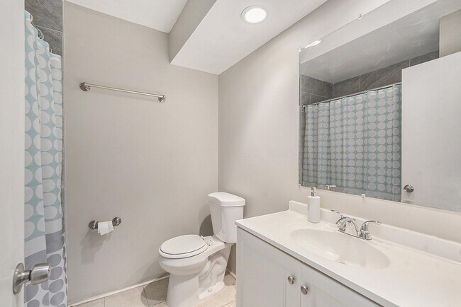 Foto del edificio - 1346 Byron Dr