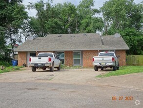 Building Photo - 904-904 Aspen Ct