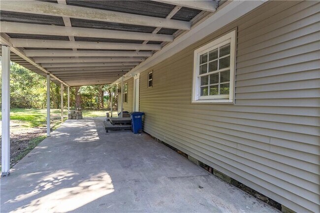 Foto del edificio - 59086 Dogwood Ln