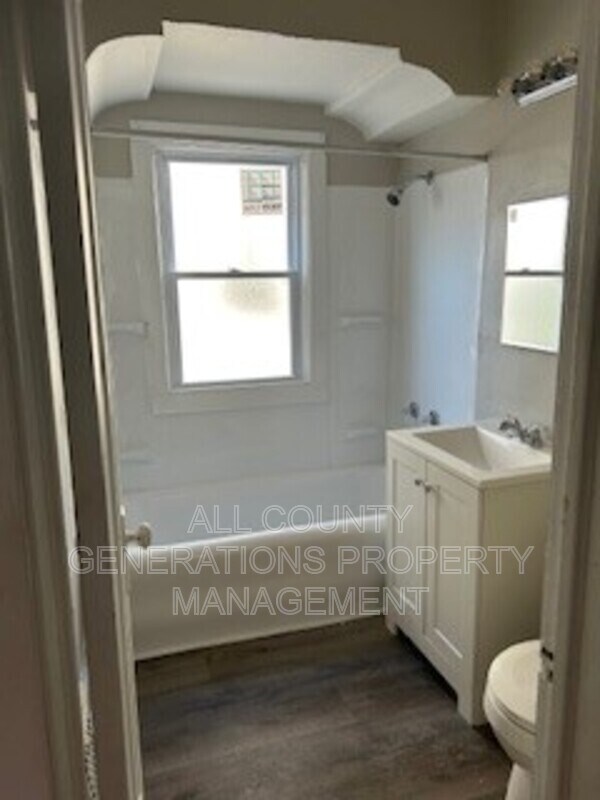 Foto del edificio - 3736 E 153rd St