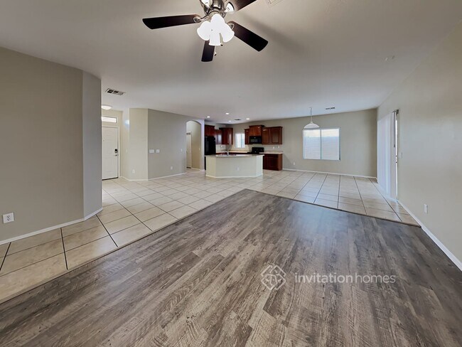 Foto del edificio - 2694 S 168th Dr
