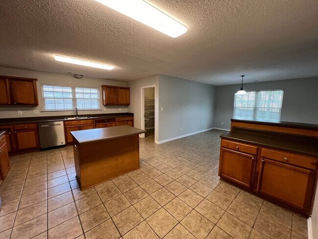 Foto del edificio - 113 Coldsprings Dr