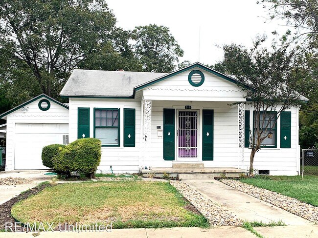 Building Photo - 3 br, 1 bath House - 519 Drake Ave