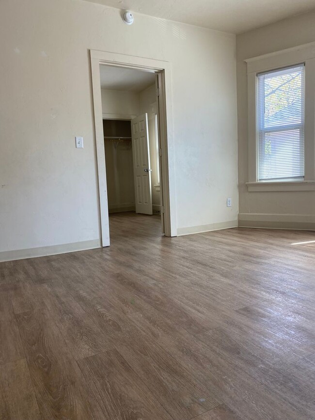 Foto del edificio - 225 N Ashland