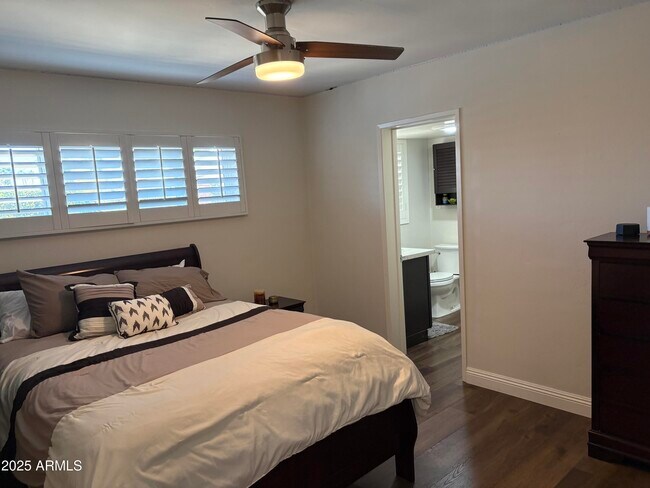 Building Photo - 2630 N 83rd Pl