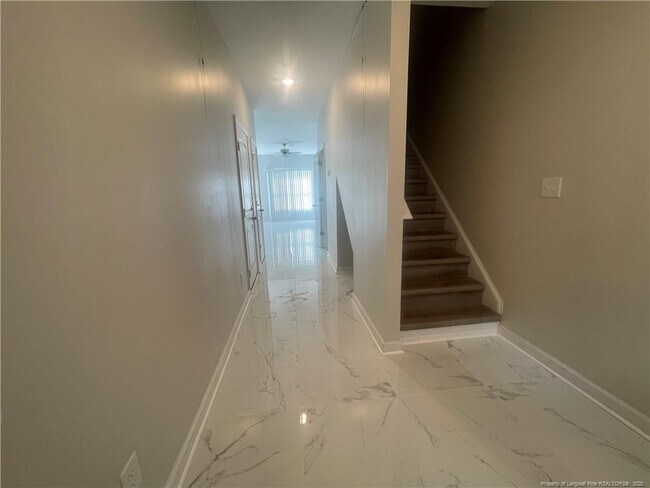 Foto del edificio - 705 Georgetown Cir