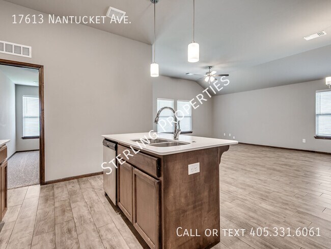 Foto del edificio - 17613 Nantucket Ave