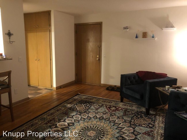 Building Photo - 2 br, 1 bath Apartment - 725 Midvale Blvd