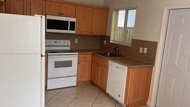 Building Photo - 3134 Hibiscus St