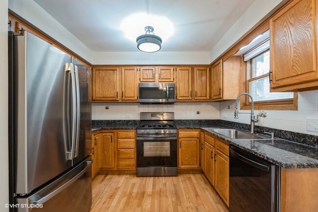 Foto del edificio - 7411 N Claremont Ave