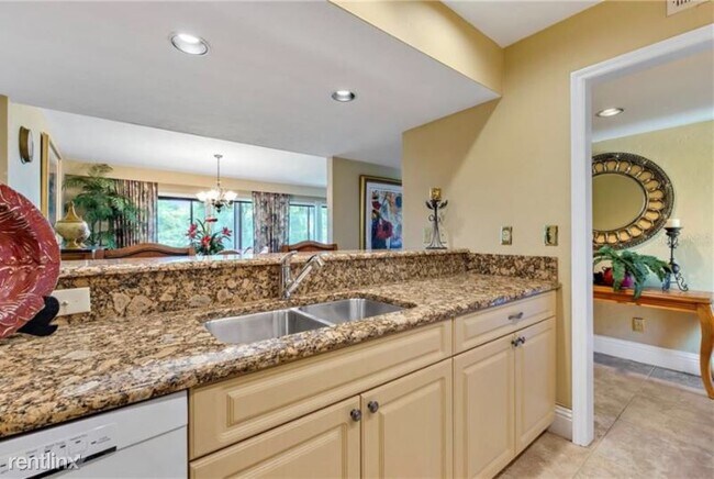 Foto del edificio - 2 br, 2 bath Condo - 5063 Sherwood Ln