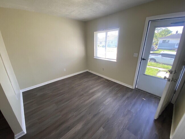 Building Photo - Pack Your Bags! This Updated Warren Rental is 100% Move-In Ready OWNER SPECIAL- 1 month FREE