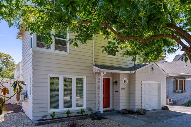 Building Photo - Fully renovated 2 Story Home in Downtown Napa