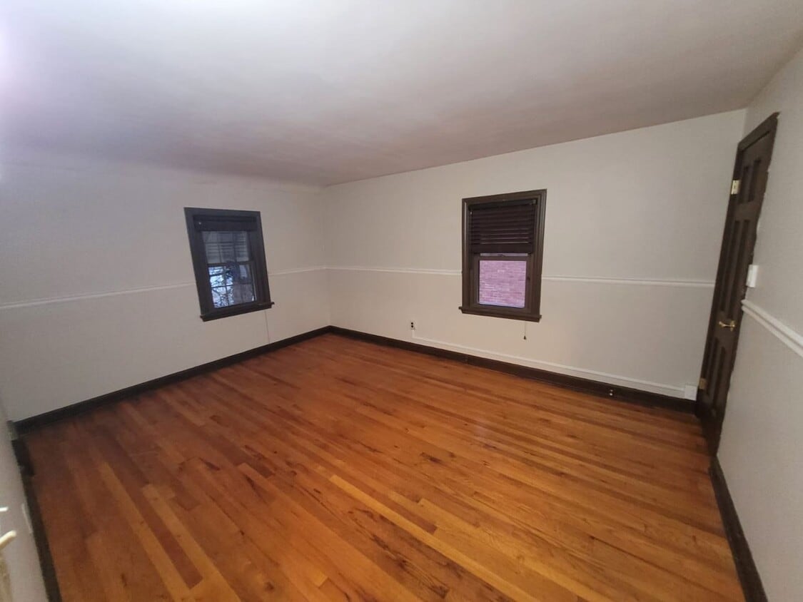 Primary Photo - 2 BED 1 BATH SINGLE FAMILY HOME IN BEAUTIF...