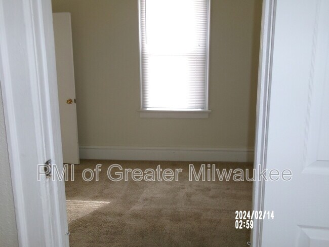 Foto del edificio - 1738 S 66th St