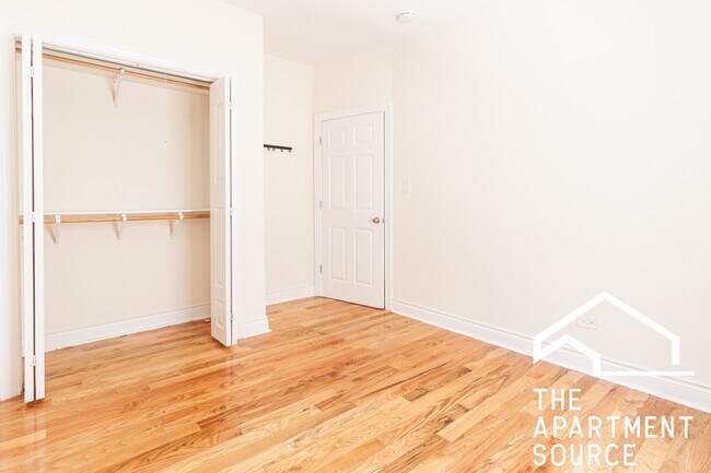 Foto del edificio - 820 W Waveland Ave