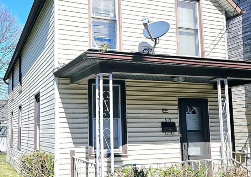 Primary Photo - 619 Grove Ave