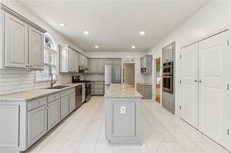 Building Photo - 3740 Ashford Point