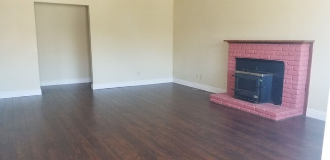 Foto del edificio - Move in Special see ad