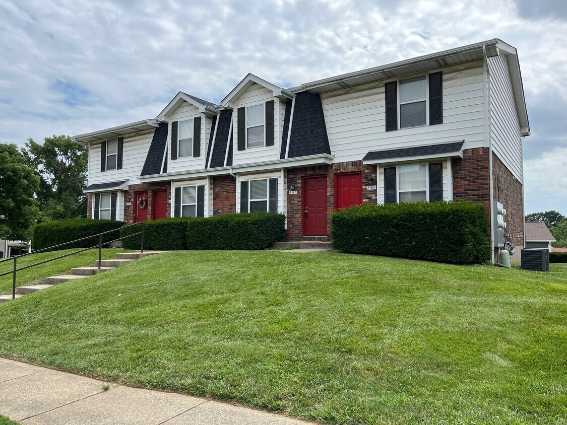 Foto principal - 2489 Falcons Way