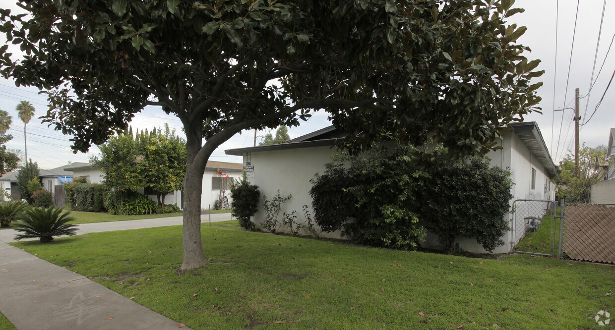Foto del edificio - 5862-5872 Western Ave