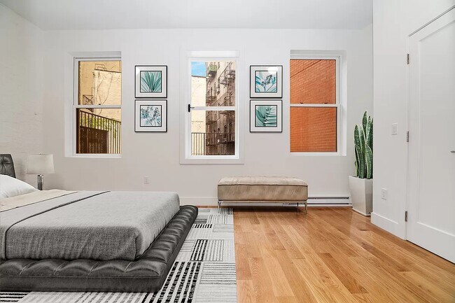 Building Photo - 546 Hudson Street
