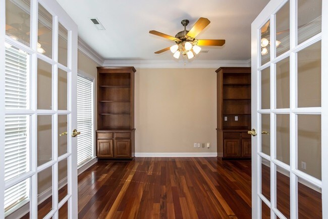 Building Photo - 7000 Weddington Brook Dr