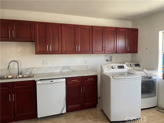 Foto del edificio - 674 E 115th St