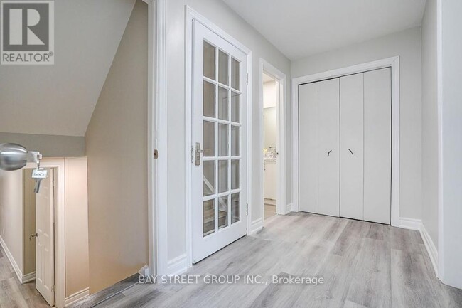 Building Photo - 269 Shawnee Cir