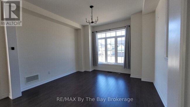 Building Photo - 218 Roy Dr.