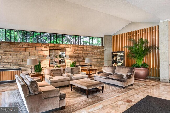 Foto del edificio - 1200 N Nash St