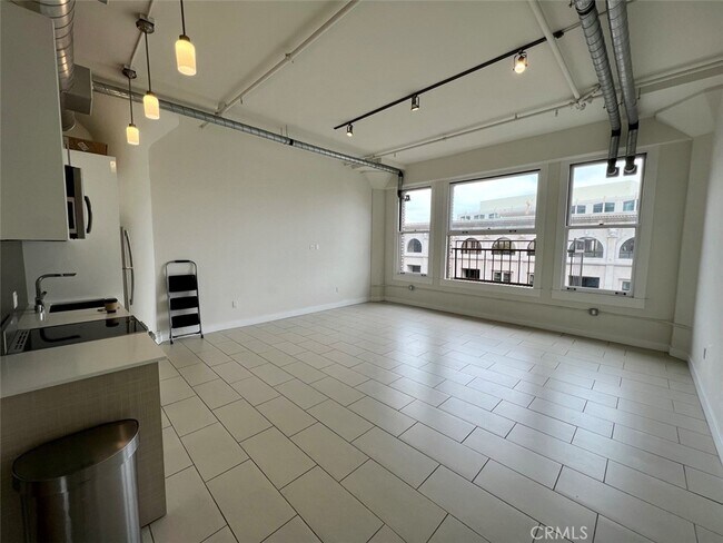 Foto del edificio - 939 S Broadway-