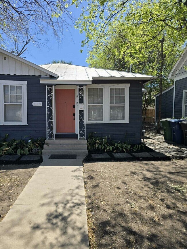 Foto del edificio - 118 Callaghan Ave