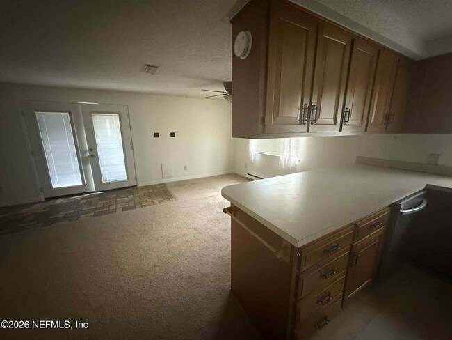 Building Photo - 104 Park Ave