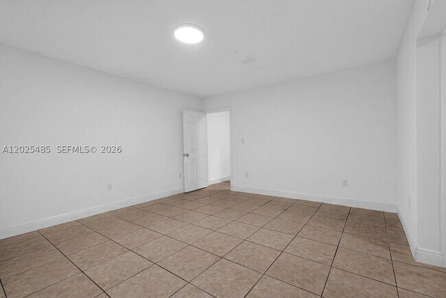 Foto del edificio - 14500 NE 2nd Ave