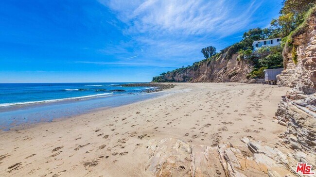 Foto del edificio - 6644 Wildlife Rd