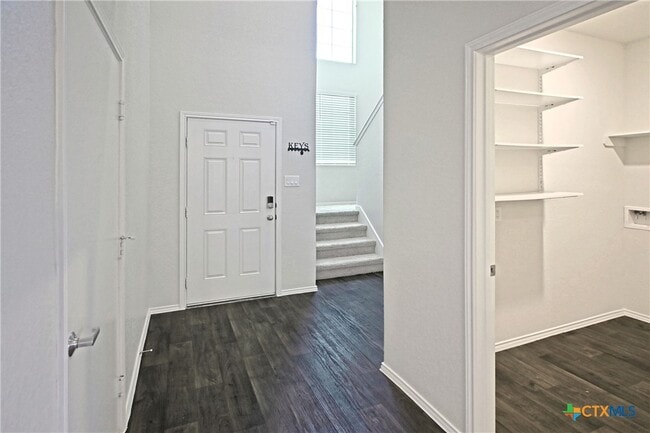 Foto del edificio - 884 Armadillo Dr