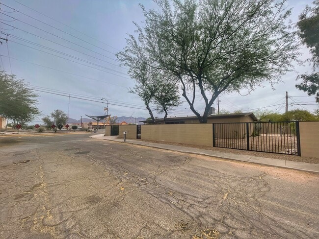Foto del edificio - 2330 N Los Altos Ave