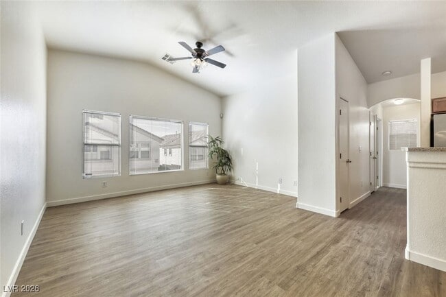 Foto del edificio - 2572 Land Rush Dr