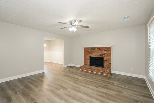 Foto del edificio - 1265 Grayland Hills Dr