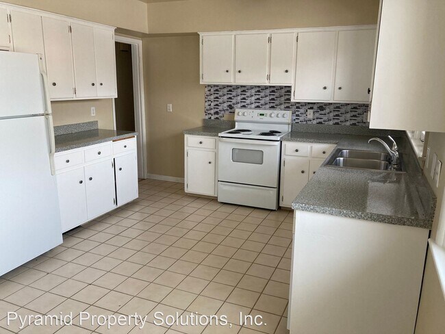 Building Photo - 3 br, 1.5 bath House - 3629 Park Ave