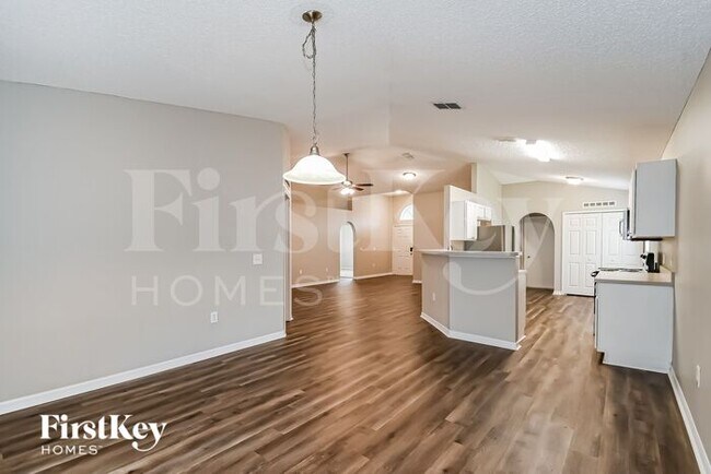 Foto del edificio - 5508 Ortega Park Blvd