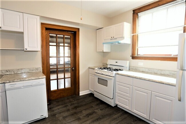 Foto del edificio - 3844 N Bernard St