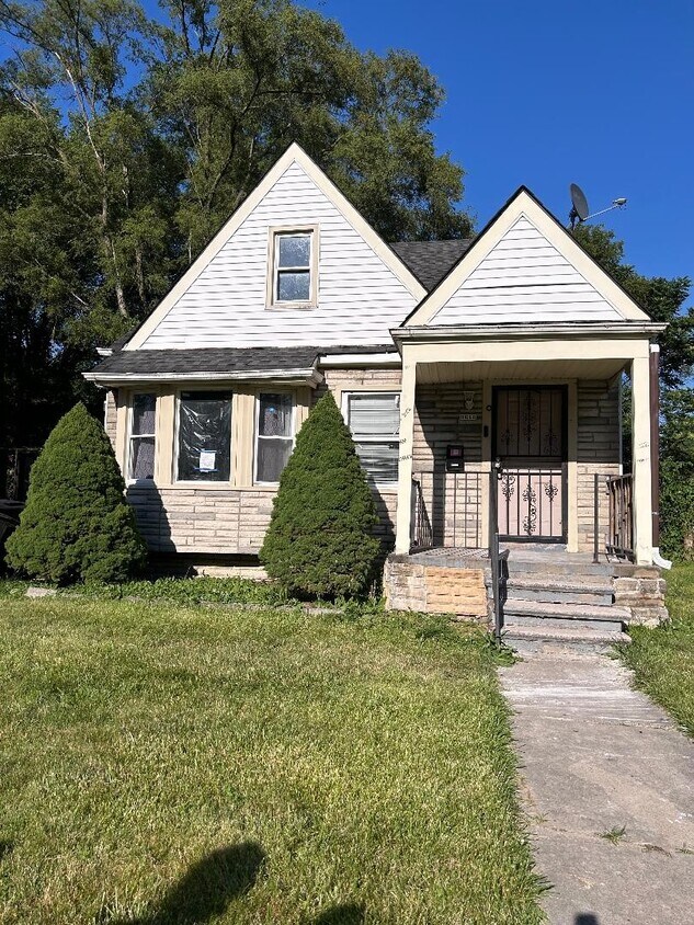 Primary Photo - 9616 Auburn St