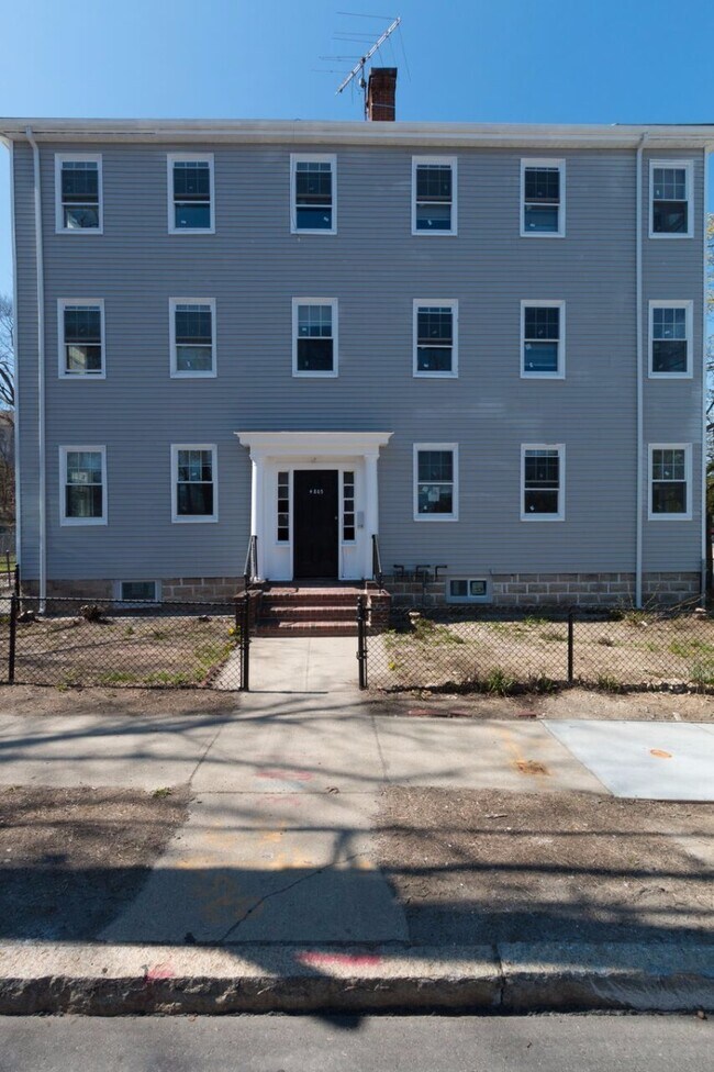 Building Photo - 5118 Washington St