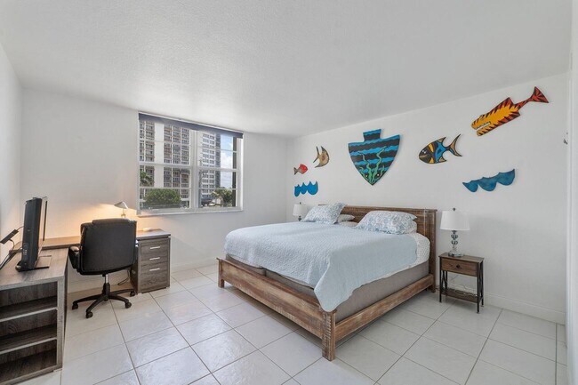 Building Photo - 2851 S Ocean Blvd