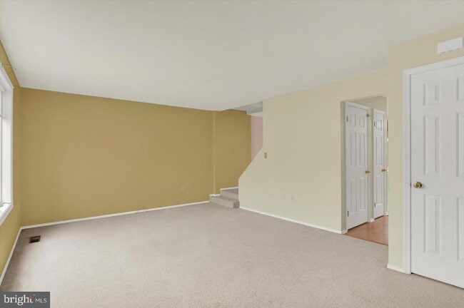 Building Photo - 22 Persian Lilac Dr