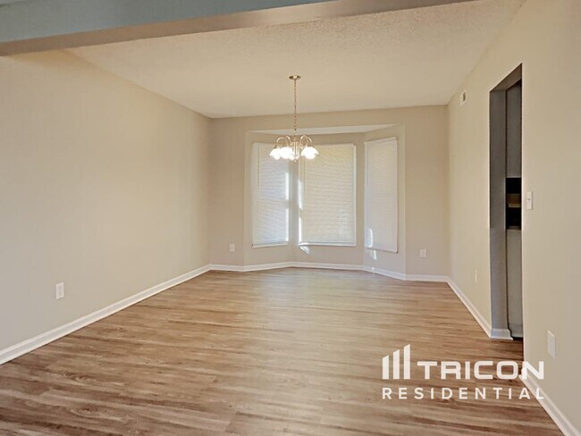 Foto del edificio - 3701 Broad Oak Dr