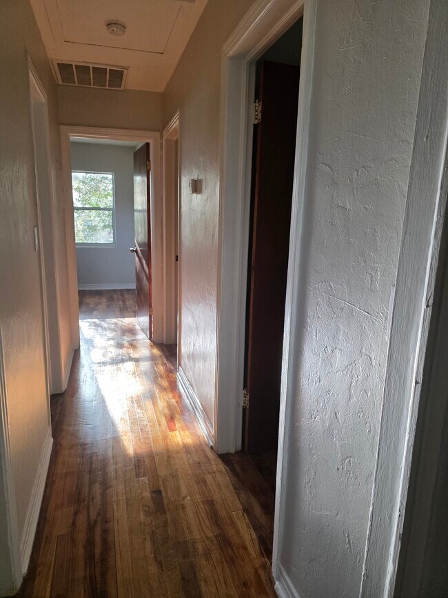 Foto del edificio - 1734 W Tharpe St